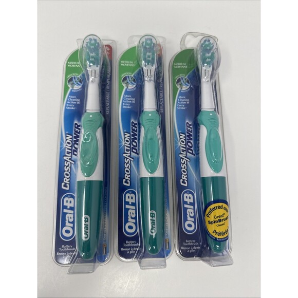 LOT OF 3 Oral B CrossAction Power Toothbrush Green AA Battery MEDIUM SEALED - Picture 1 of 6